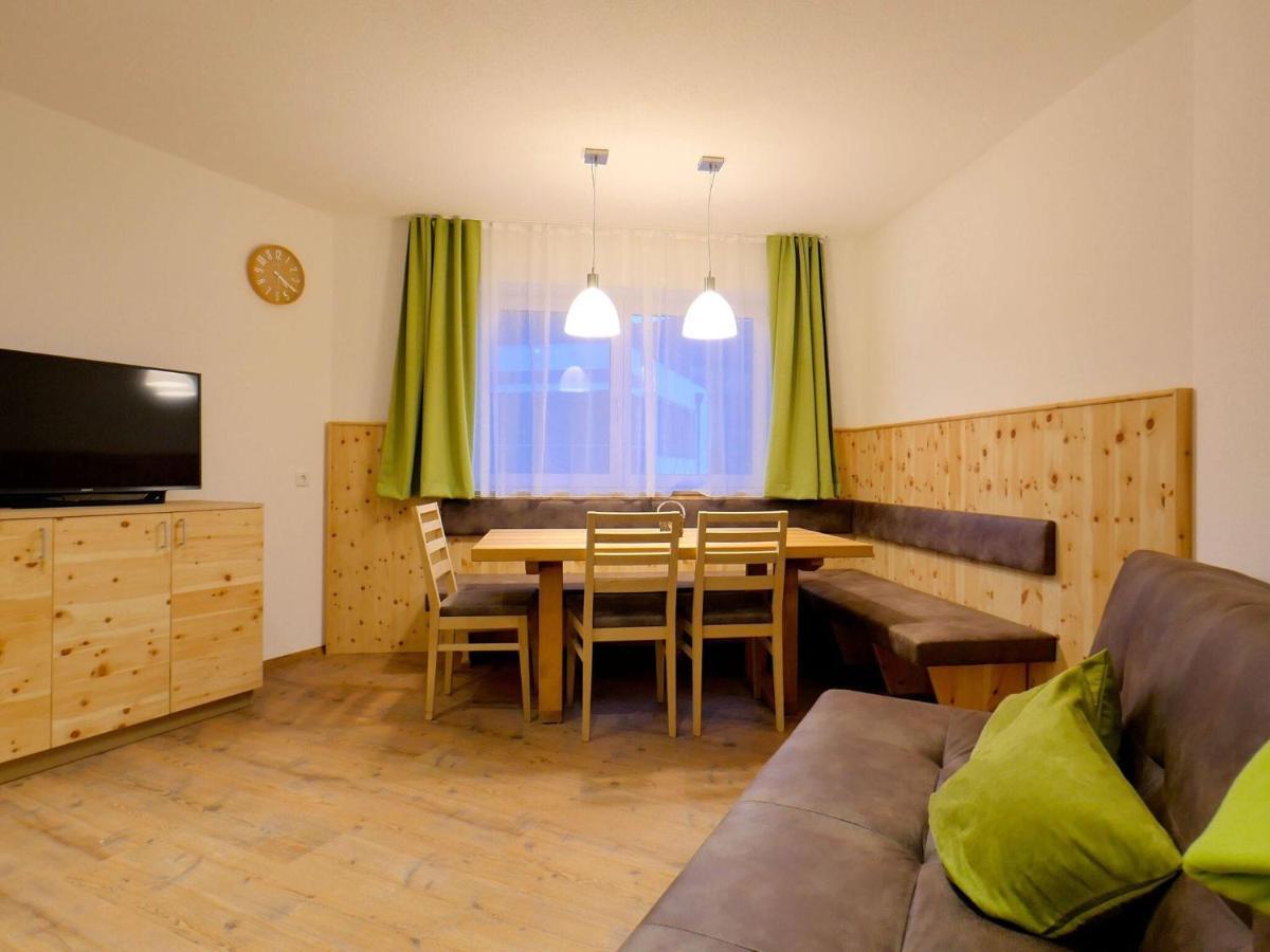 Top Holiday Flat In Fuegen Near The Ski Area Kültér fotó