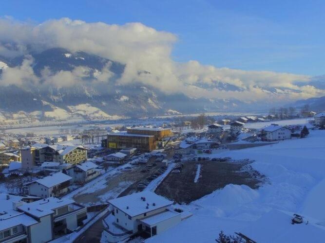 Top Holiday Flat In Fuegen Near The Ski Area Kültér fotó
